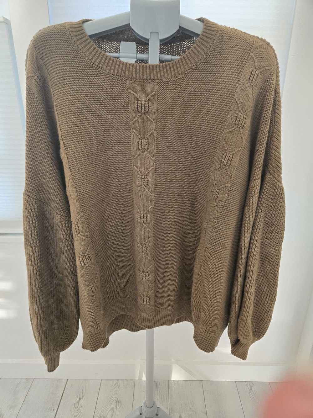 Women's Crewneck Textured Sweater in Taupe